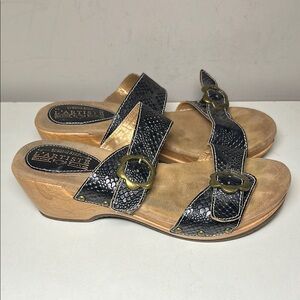 L'Artiste Black snake print and Tan leather wooden Women's heels sandals